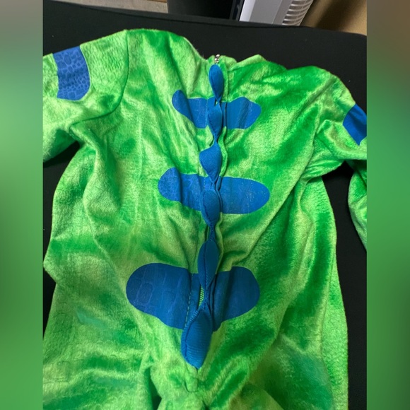 Halloween Triceratops Dinosaur Unisex Costume 
Size Small - Suit-Booties-Hood - Picture 3 of 13